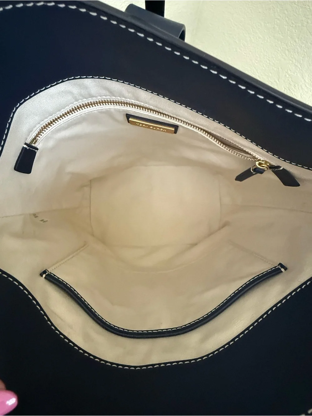 Tory Burch Miller Leather Bucket Tote – Navy Blue